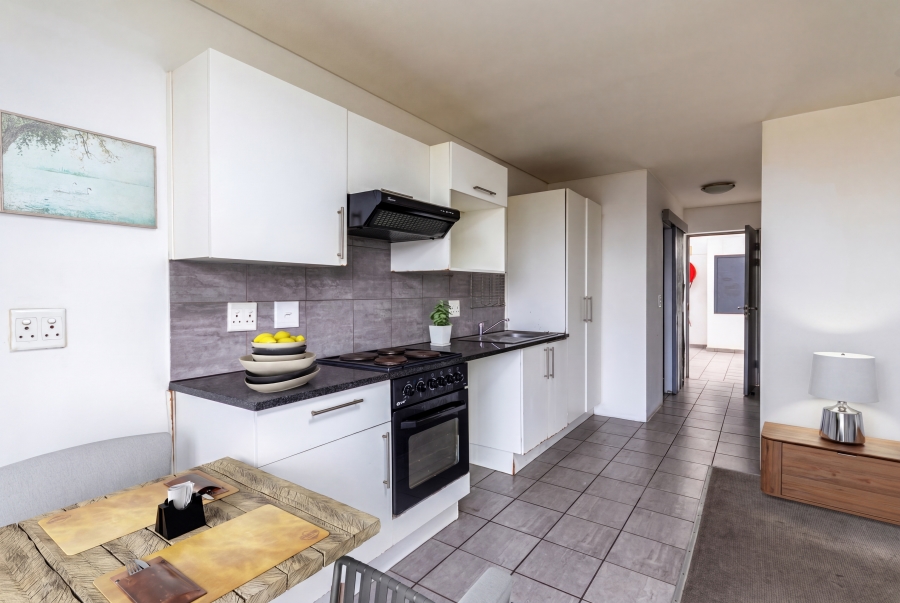 1 Bedroom Property for Sale in Zonnebloem Western Cape